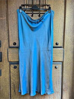 100% Silk Blue Midi Skirt Size XL